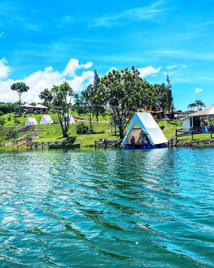 Resort Aw Glamping *